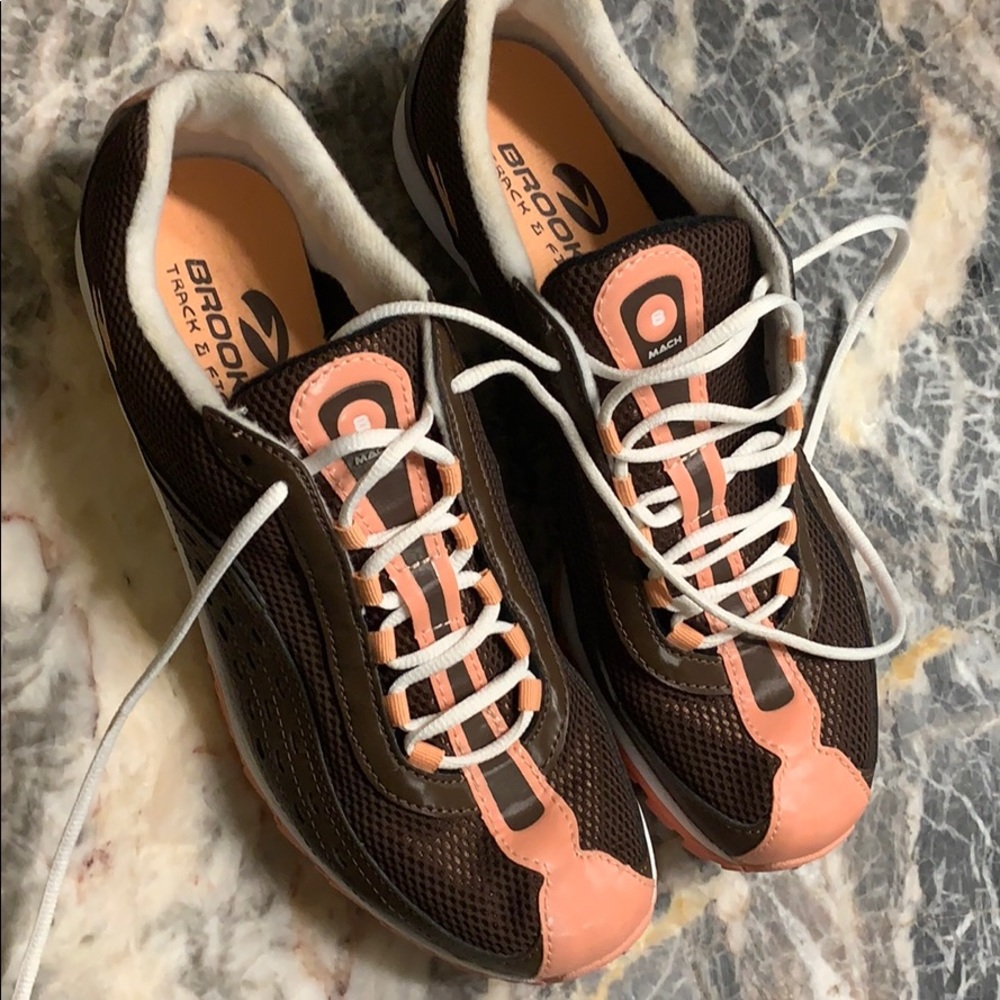 New Brooks cross country running shoes 10